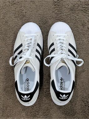 adidas Women White & Black Classic Shell-Toe Sneakers